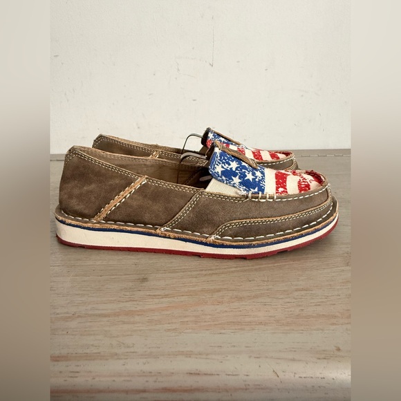 Ariat Cruiser Brown Bomber Cruiser American Flag Distressed Slip On Shoes 5.5 M - Picture 2 of 12